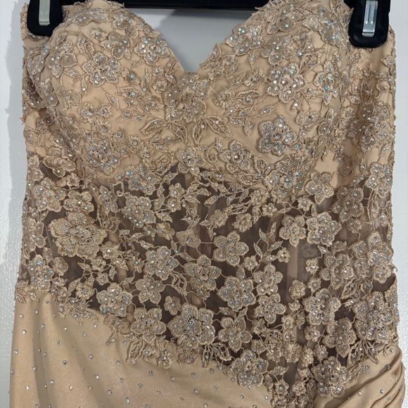 La Femme light gold dress - Picture 2 of 9